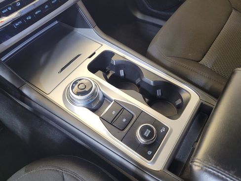 Used 2022 Ford Explorer XLT AWD/4WD image 26