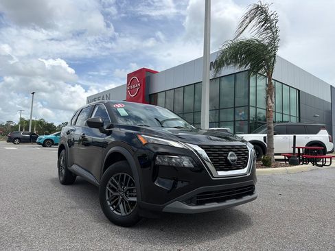 Certified 2023 Nissan Rogue S FWD image 1