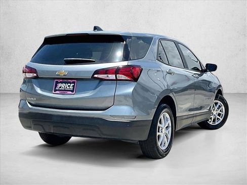 Used 2023 Chevrolet Equinox LS FWD image 2