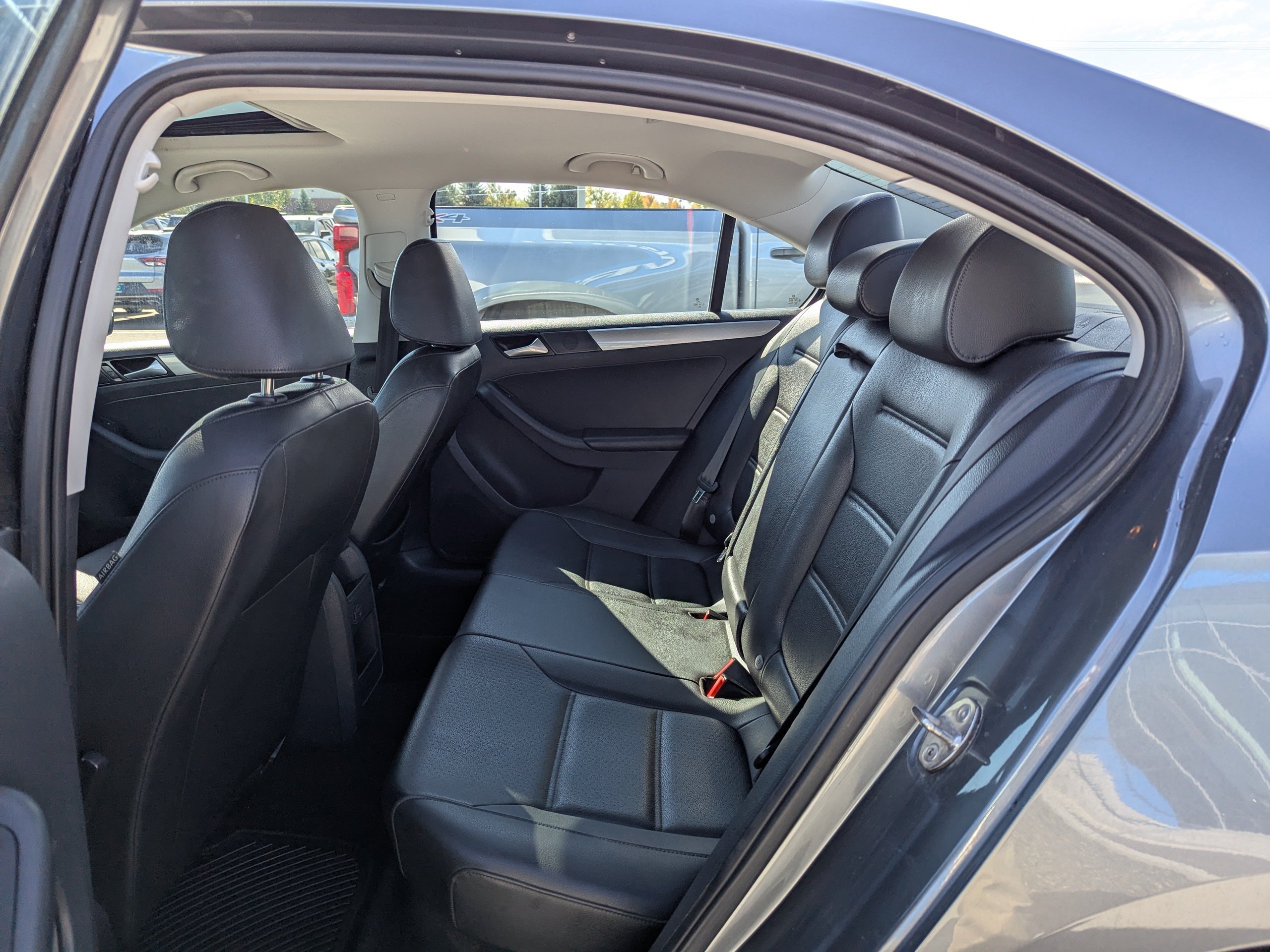 Used 2017 Volkswagen Jetta SE FWD image 29