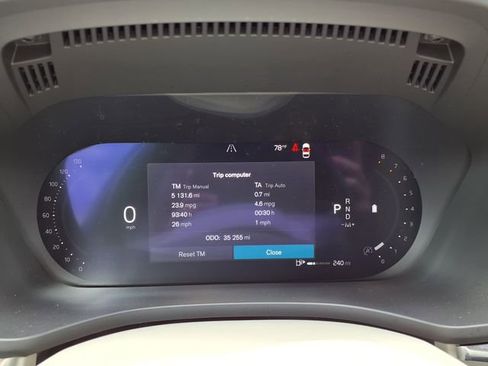 Certified 2023 Volvo XC60 B5 Core AWD/4WD image 31