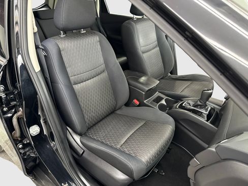 Used 2018 Nissan Rogue S AWD/4WD image 12