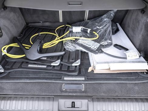 Used 2020 Land Rover Range Rover Sport HSE image 27