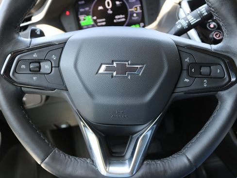 Used 2023 Chevrolet Bolt EUV LT w/ Convenience Package FWD image 21