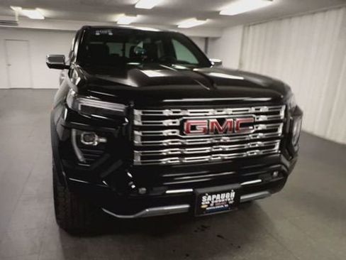 Certified 2025 GMC Canyon Denali AWD/4WD image 3