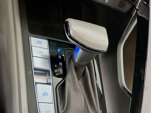 Used 2025 Hyundai Elantra SEL image 25