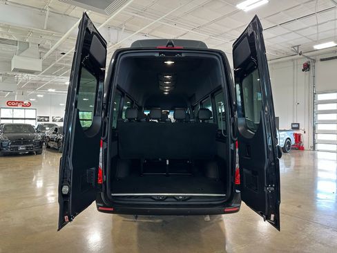 Used 2022 Mercedes-Benz Sprinter 2500 image 44