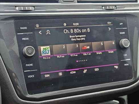 Used 2023 Volkswagen Tiguan SE R-Line image 13