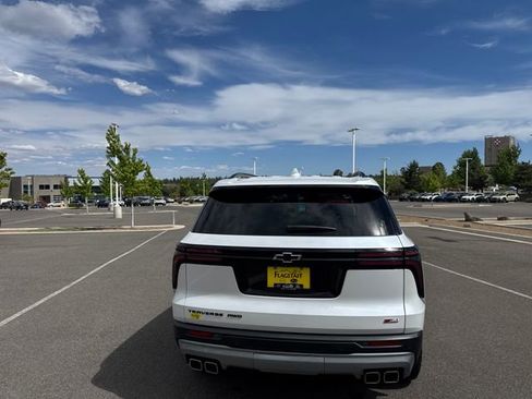 Used 2024 Chevrolet Traverse Z71 w/ Enhanced Driving Package AWD/4WD image 4