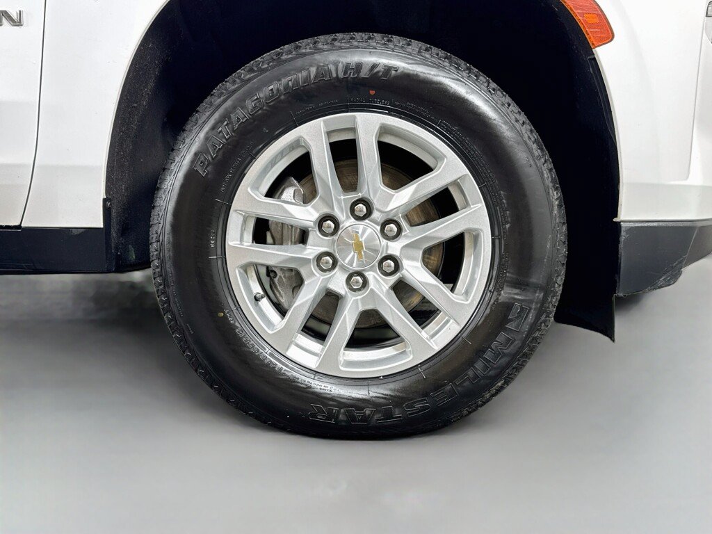 Used 2024 Chevrolet Suburban LT AWD/4WD image 45