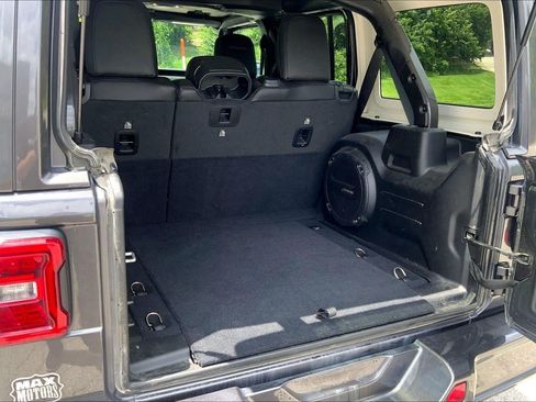 Used 2021 Jeep Wrangler Unlimited Sahara AWD/4WD image 4