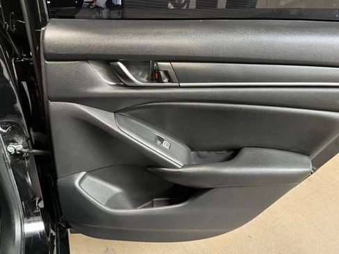 Used 2019 Honda Accord LX image 13