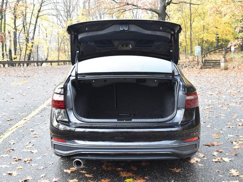 Used 2022 Volkswagen Jetta SE image 17