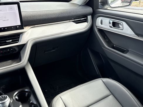 New 2026 Ford Explorer Active w/ Active Comfort Package RWD image 13