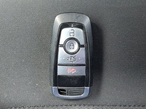 Used 2020 Ford Fusion SE AWD/4WD image 32