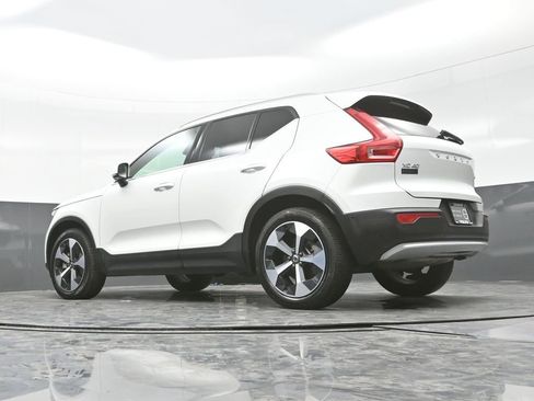 Used 2025 Volvo XC40 B5 Plus AWD/4WD image 30
