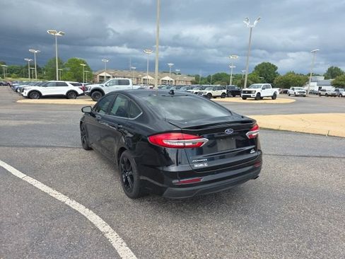 Used 2019 Ford Fusion SE w/ Equipment Group 151A FWD image 5