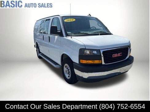 Used 2024 GMC Savana 2500 w/ Driver Convenience Package image 4