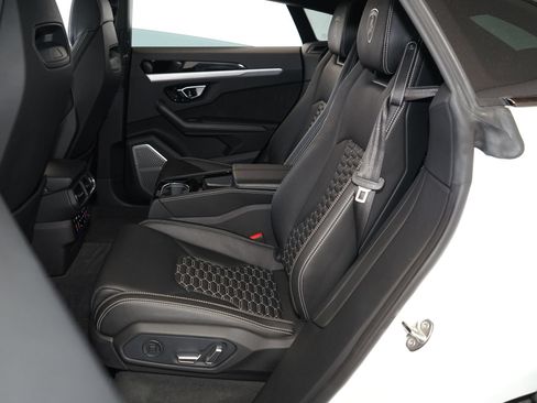 Used 2019 Lamborghini Urus AWD/4WD image 32
