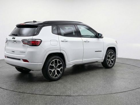 Used 2025 Jeep Compass Limited AWD/4WD image 9