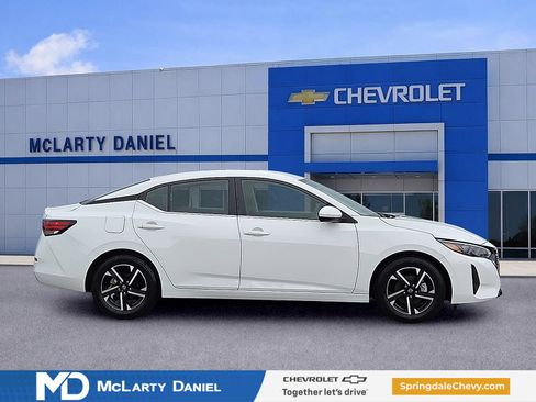 Used 2025 Nissan Sentra SV FWD image 6