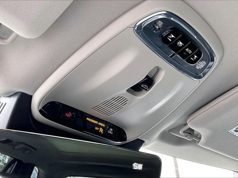 Used 2019 Volvo XC90 T5 Momentum image 33