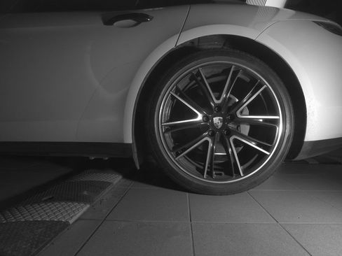 Used 2018 Porsche Panamera 4S image 11