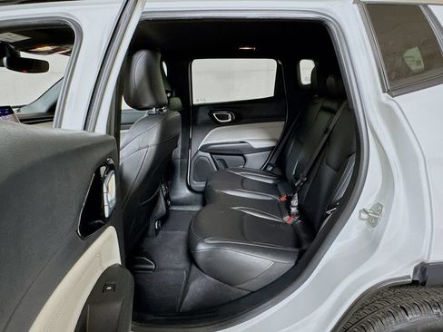 Used 2025 Jeep Compass Limited AWD/4WD image 22