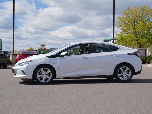 Used 2017 Chevrolet Volt LT w/ Comfort Package FWD image 6