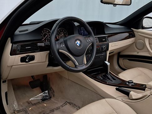 Used 2012 BMW 328i Convertible image 8
