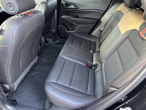 Used 2024 Chevrolet Trax RS w/ Sunroof Package image 19