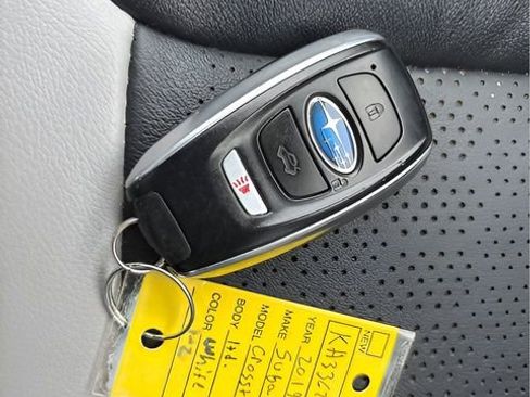 Used 2019 Subaru Crosstrek 2.0i Limited w/ Moonroof Package w/Navigation image 17
