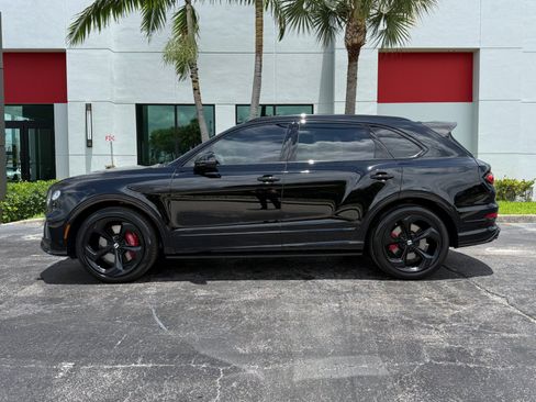 Used 2022 Bentley Bentayga AWD/4WD image 13