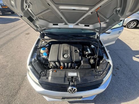 Used 2011 Volkswagen Jetta SE image 34