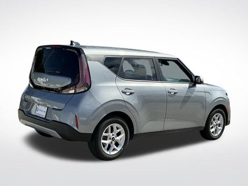 Used 2025 Kia Soul LX w/ LX Technology Package FWD image 13