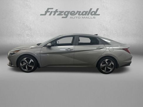 Used 2023 Hyundai Elantra Limited image 2