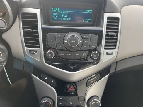 Used 2014 Chevrolet Cruze LS image 20