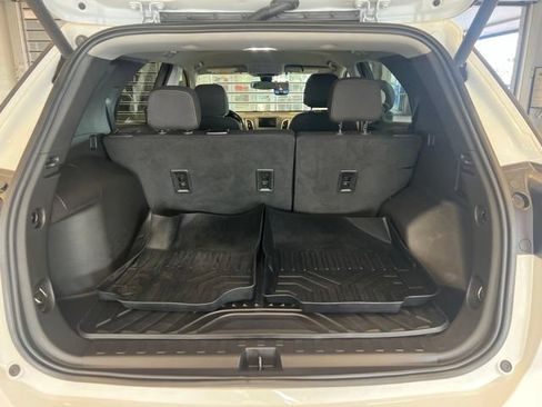 Used 2024 Chevrolet Equinox LT AWD/4WD image 8