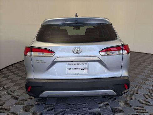 Certified 2023 Toyota Corolla Cross L FWD image 6
