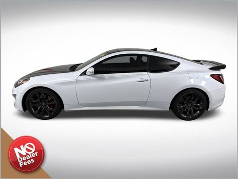 Used 2015 Hyundai Genesis 3.8 image 7