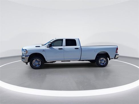 Used 2024 RAM 2500 Tradesman w/ Chrome Appearance Group image 4