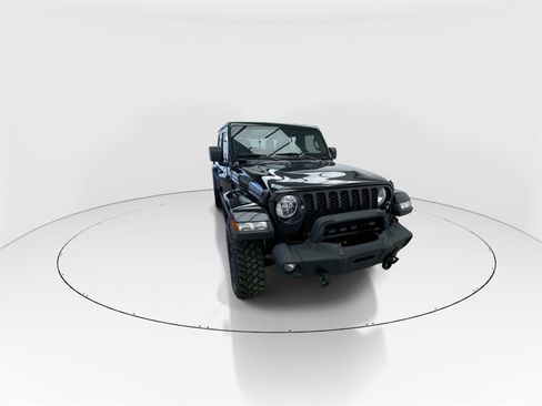 Used 2021 Jeep Gladiator Willys image 2