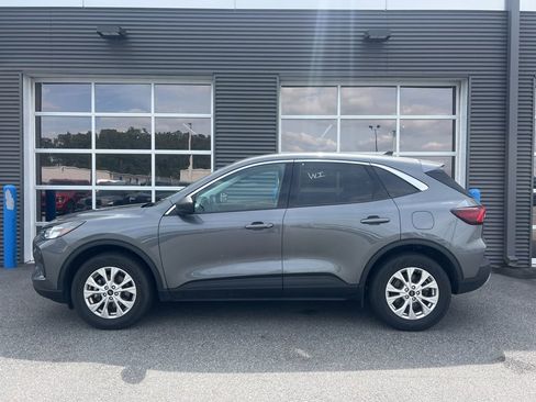 Used 2024 Ford Escape Active image 2