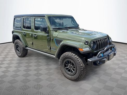 Used 2023 Jeep Wrangler Unlimited Rubicon 4xe AWD/4WD image 4