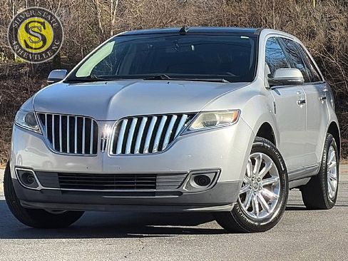 Used 2013 Lincoln MKX AWD image 1