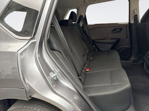 Used 2023 Nissan Rogue S image 17