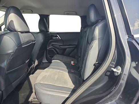 Used 2024 Mitsubishi Outlander SE FWD image 14