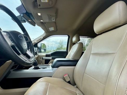 Used 2017 Ford F150 Lariat w/ Equipment Group 502A Luxury AWD/4WD image 12