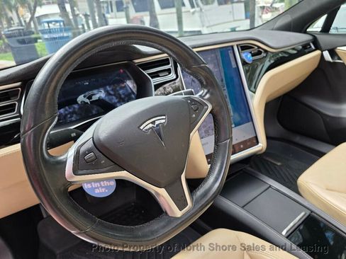 Used 2015 Tesla Model S 70 image 41