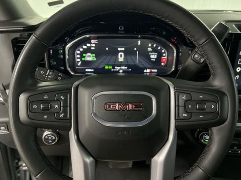 Certified 2025 GMC Sierra 1500 SLT image 11